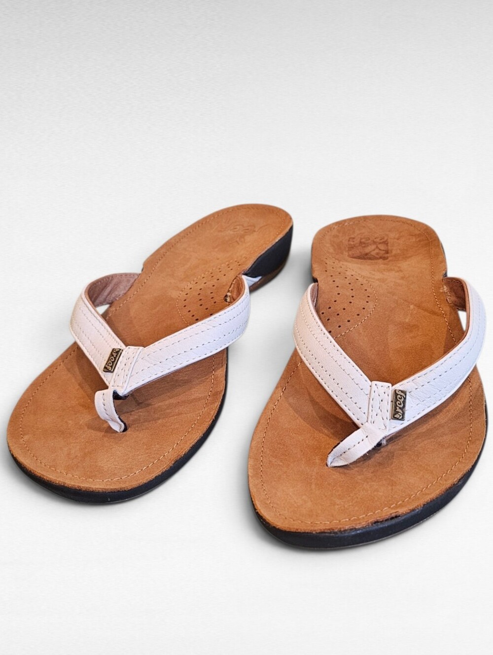 Reef Miss J-Bay Slip Flop Sandals White and Tan B-16 CLC - Picture 3 of 15